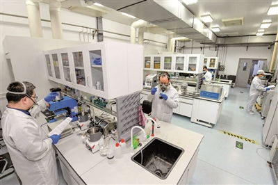 打造國家前瞻性基礎材料創新中心 電子專用材料的研發之路