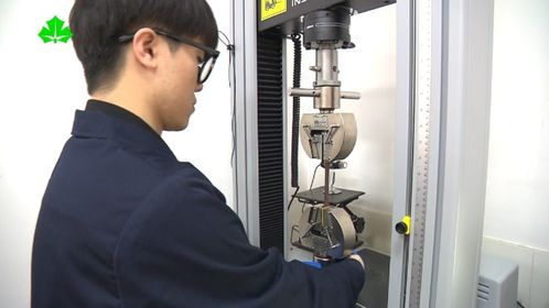 勞動者之歌 人工智能驅動的高分子與電子專用材料研發新篇章